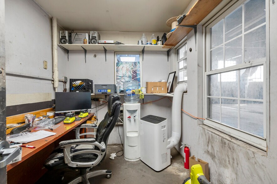 More Photos Of 1905 Brentwood Rd NE, Washington Warehouse For Lease