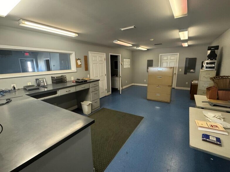 More Photos Of 1540 Parker Ln, Enterprise Warehouse For Sale
