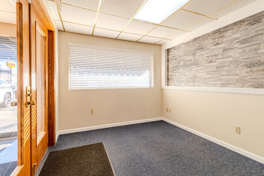 More Photos Of 9173 Lincoln Hwy, Irwin Office For Sale