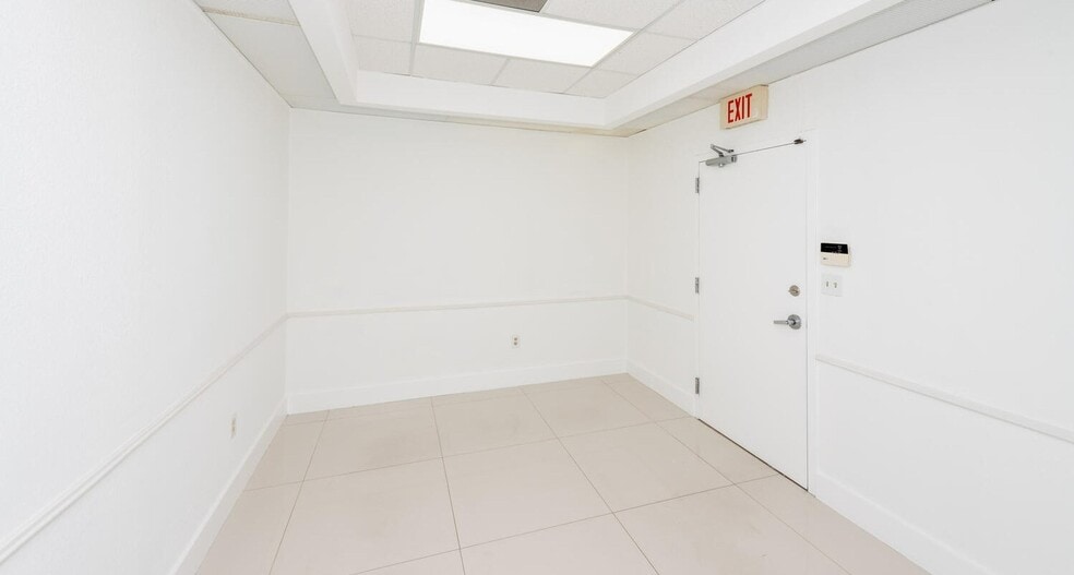 More Photos Of 2645 SW 37th Ave, Miami Medical For Lease