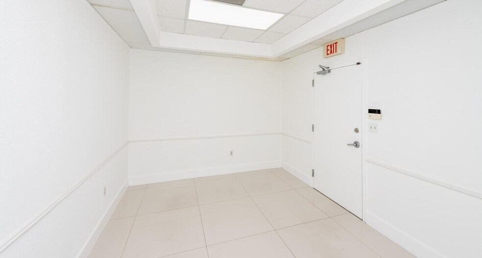 More Photos Of 2645 SW 37th Ave, Miami Medical For Lease