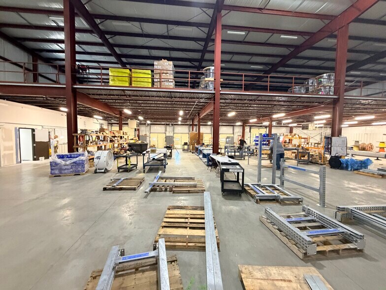 More Photos Of 2205 Bremer Rd, Fort Wayne Warehouse For Sale
