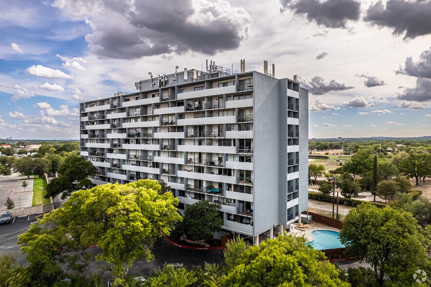 More Photos Of 7039 San Pedro Ave, San Antonio Apartments For Sale