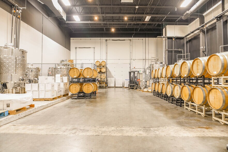 More Photos Of 19288 22nd Ave, Surrey Warehouse For Lease