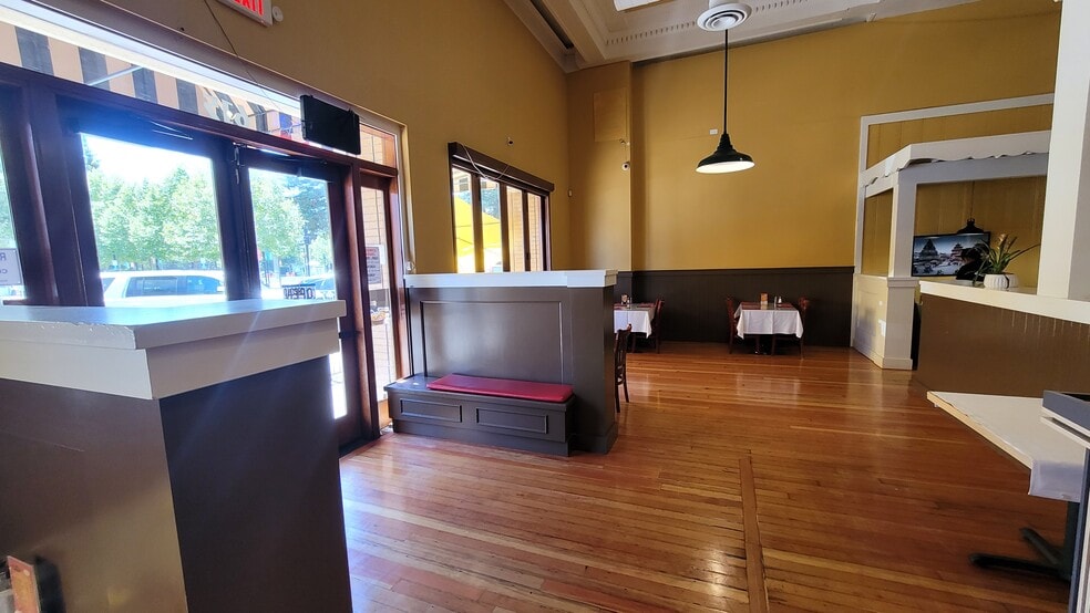 More Photos Of 618 5th St, Santa Rosa Office For Sale