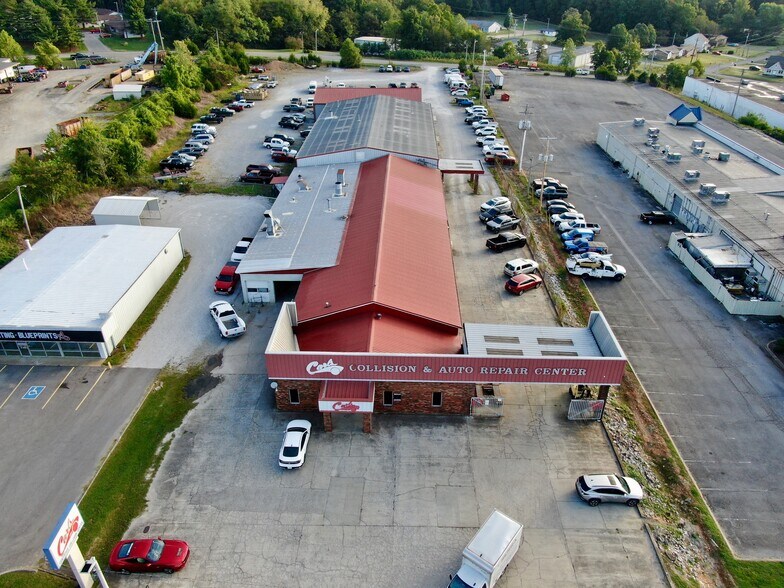 More Photos Of 525 Highway 46 S, Dickson General Retail For Sale