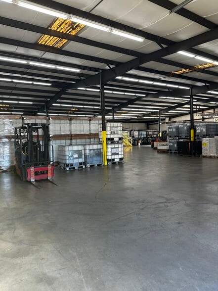 More Photos Of 209 S Main St, Oakboro Industrial For Lease