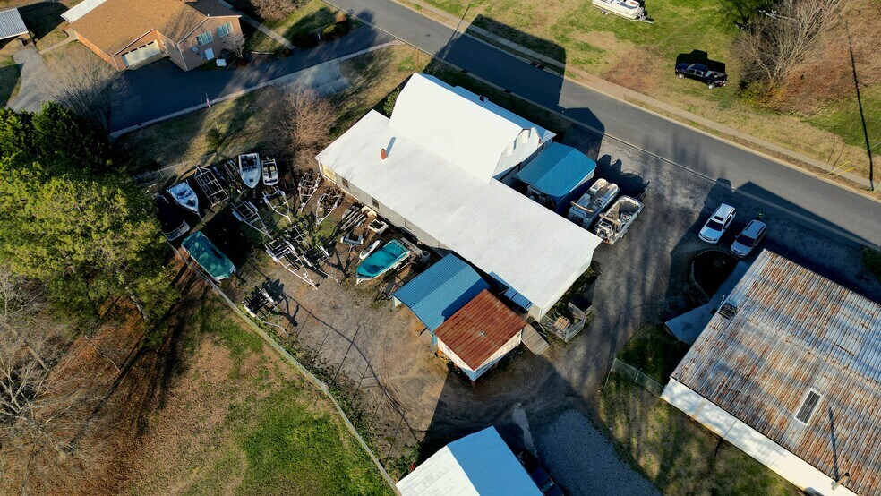 More Photos Of 477 Lytton St, Troutman Manufacturing For Sale