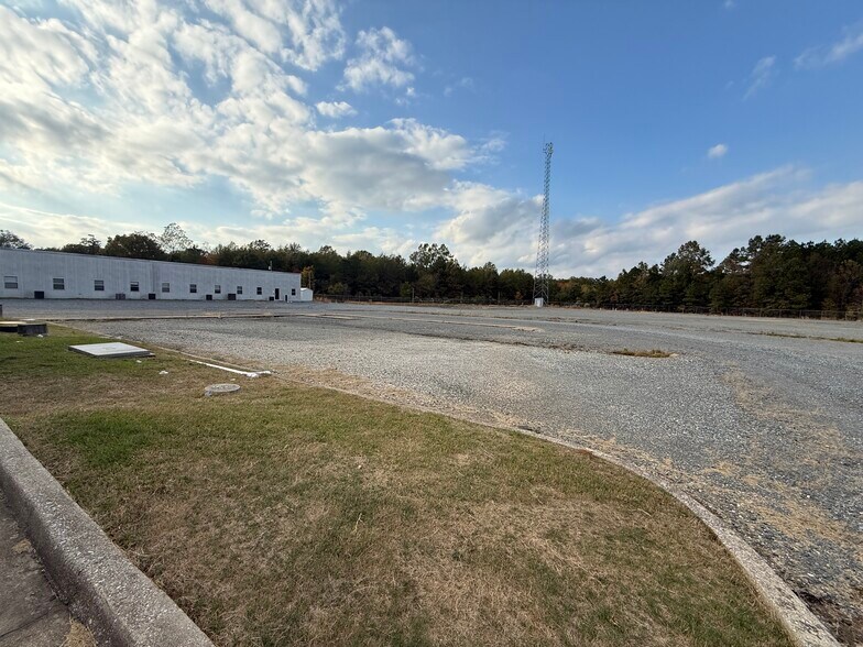 More Photos Of 3365 Sligo Rd, Haughton Office For Lease