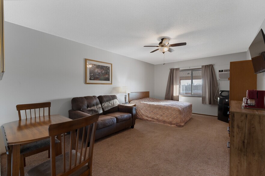 More Photos Of 19389 Frontage Rd, Detroit Lakes Hotel For Sale