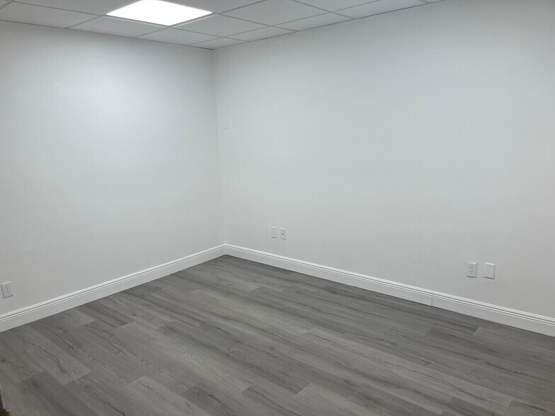 More Photos Of 1920 E Hallandale Beach Blvd, Hallandale Beach Medical For Sale