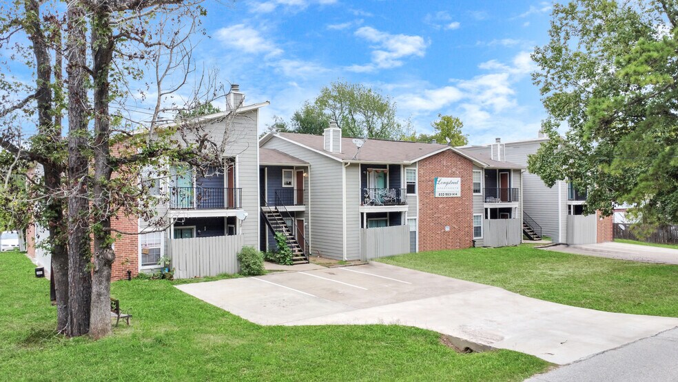 More Photos Of 214 Longstreet Rd, Willis Apartments For Sale