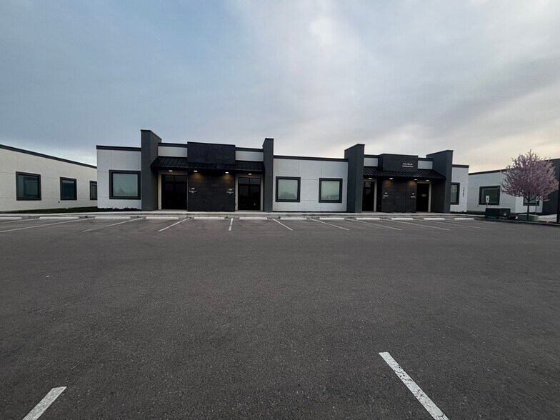 Primary Photo Of 1462 W Ustick Rd, Meridian Office For Lease