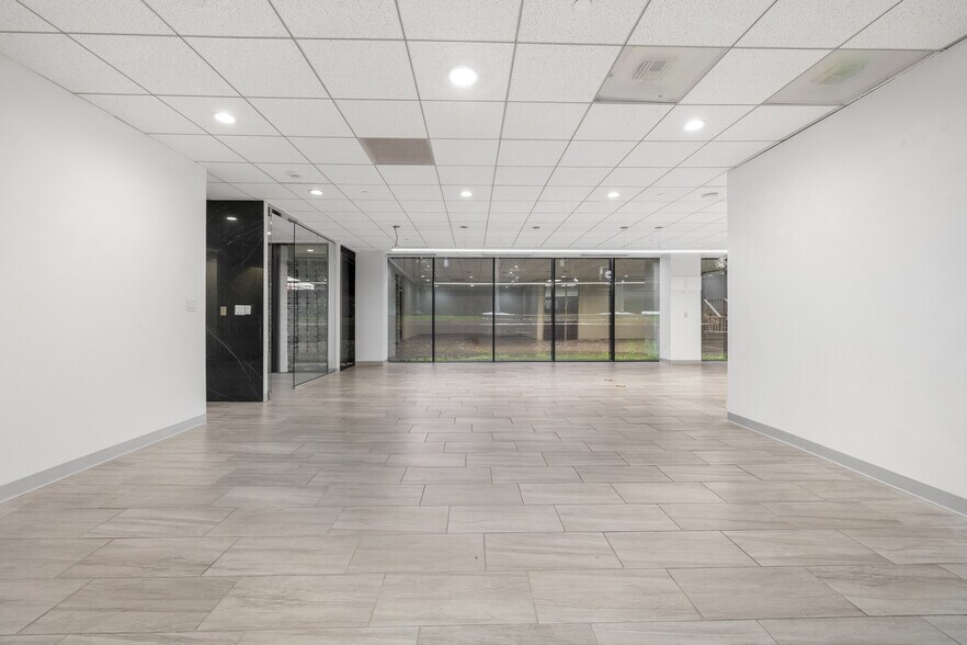 More Photos Of 17 S Briar Hollow Ln, Houston Office Residential For Lease