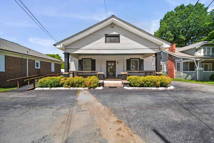 More Photos Of 217 Mocksville Ave, Salisbury Office Residential For Sale