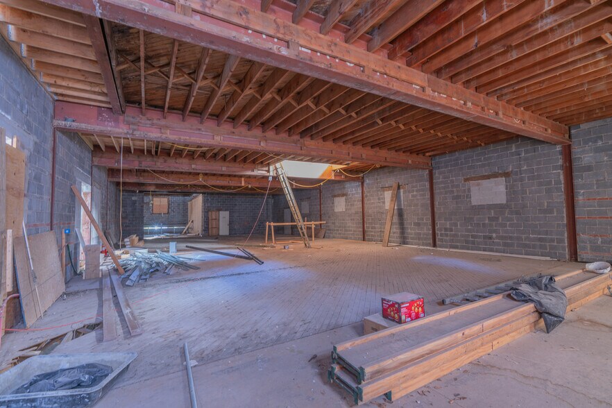 More Photos Of 4 Mill St, Bristol Restaurant For Lease