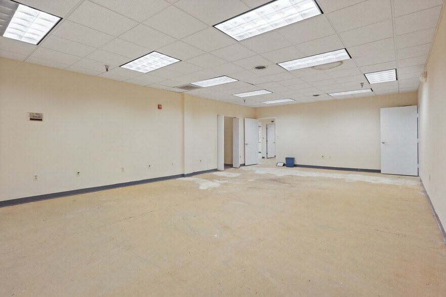 More Photos Of 339 Buschs Frontage Rd, Annapolis Medical For Lease