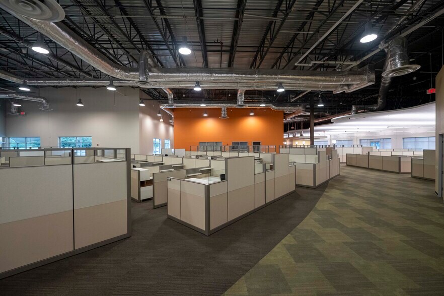 More Photos Of 654 Richland Hills Dr, San Antonio Light Distribution For Lease