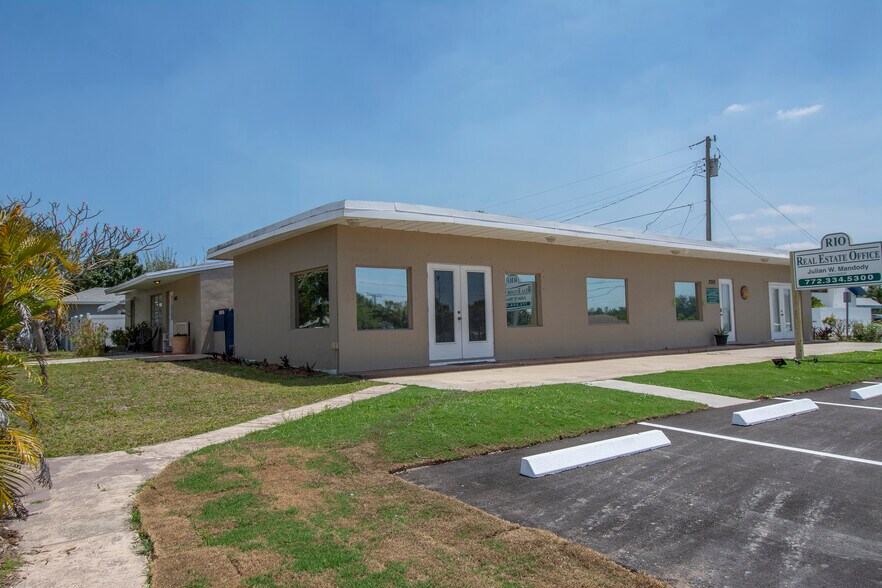 More Photos Of 2426 NE Letitia St, Jensen Beach Storefront Retail Residential For Sale