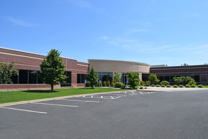 More Photos Of 9023 Columbine Rd, Eden Prairie Unknown For Lease