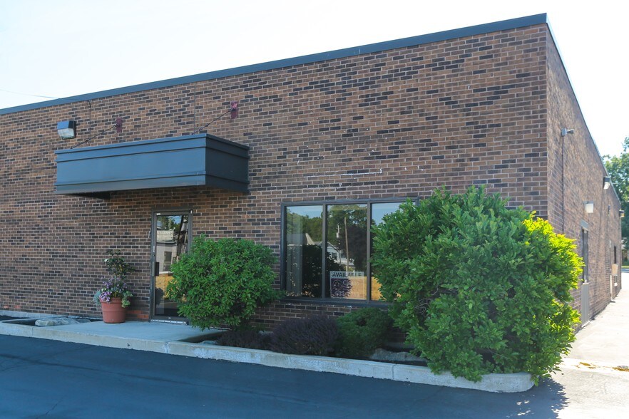 More Photos Of 8899 Main St, Buffalo Freestanding For Lease