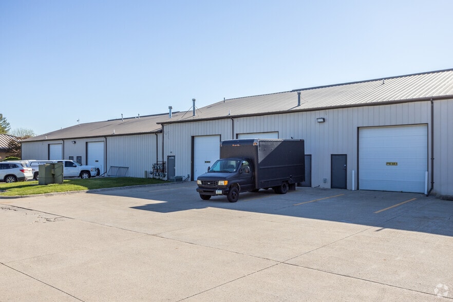More Photos Of 6864 NE 14th St, Ankeny Research And Development For Lease
