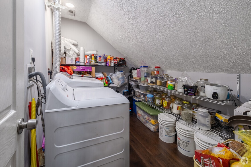 More Photos Of 201 Hanover Pike, Hampstead Service Station For Sale