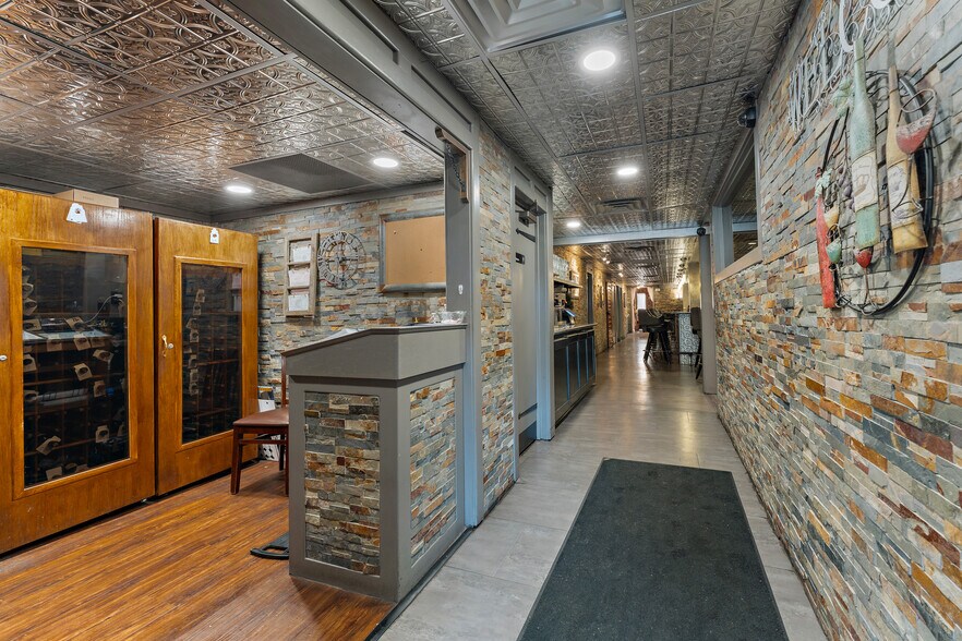 More Photos Of 4305 Portage St NW, Canton Restaurant For Sale