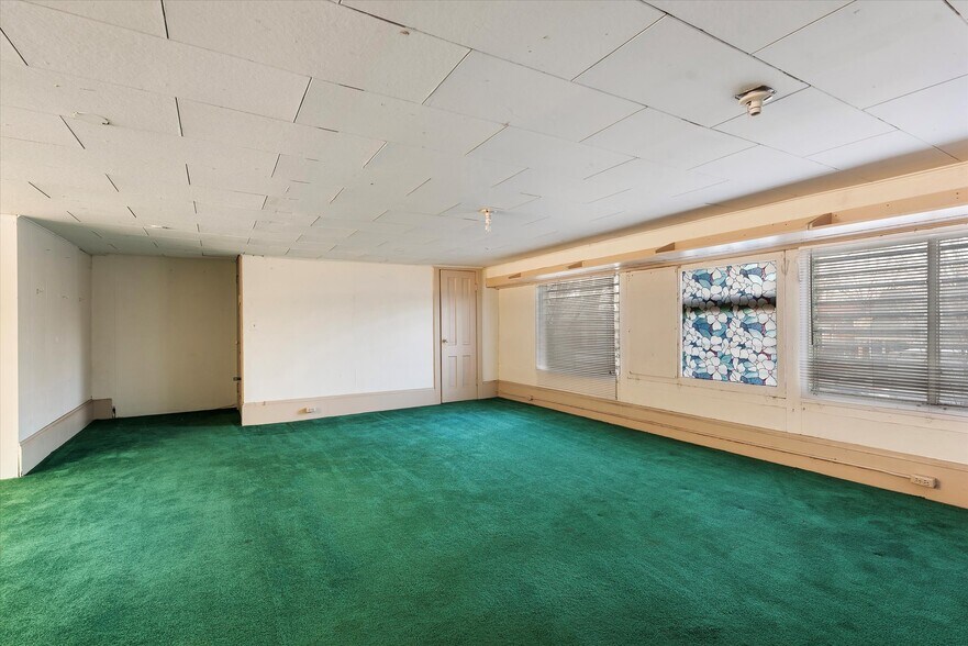 More Photos Of 2108 Main St, Baker City Storefront Retail Residential For Sale