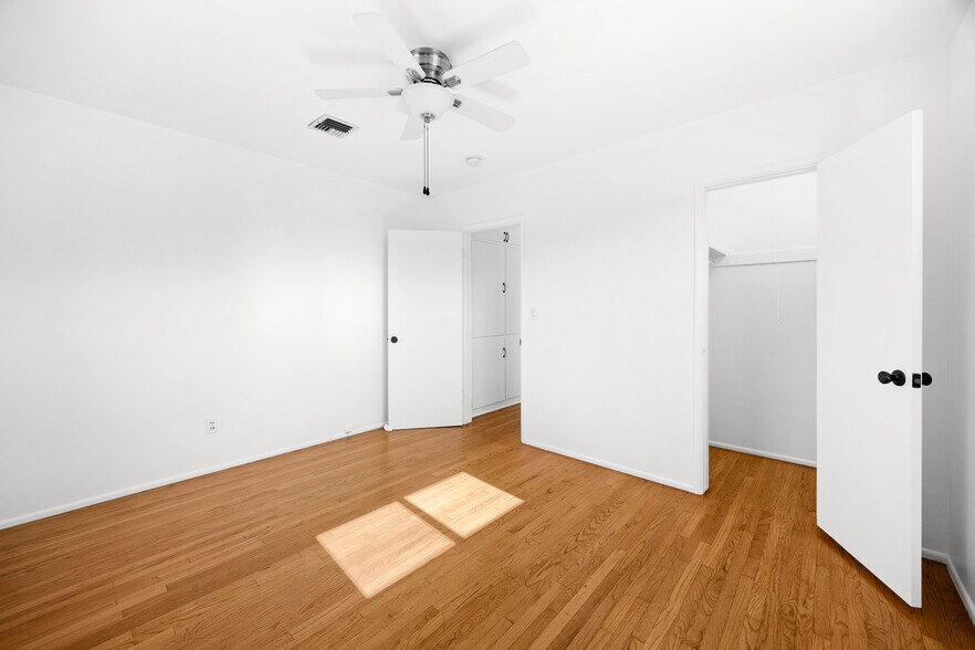 More Photos Of 6011 Pine Crest Dr, Los Angeles Multifamily For Sale