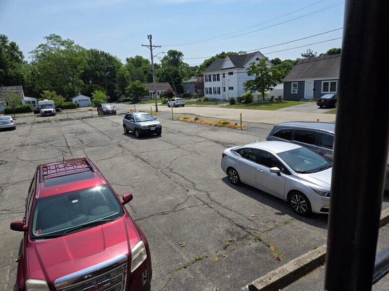 More Photos Of 55 Turner Ave, Riverside Schools For Lease