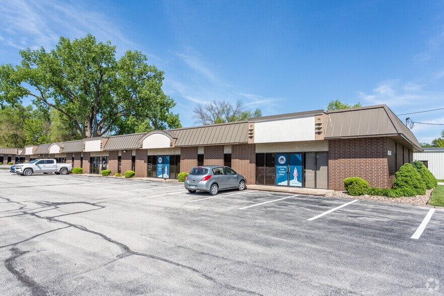 Primary Photo Of 8345 University Blvd, Clive Office For Lease
