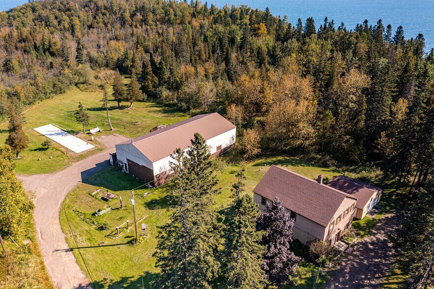 More Photos Of 4892 MN-61 N, Beaver Bay Specialty For Sale