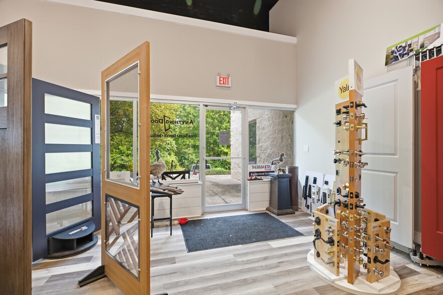 More Photos Of 1030 McConville Rd, Lynchburg Light Distribution For Sale