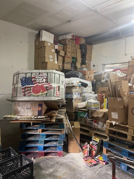 More Photos Of 18 Bay St, Brooklyn Light Manufacturing For Lease