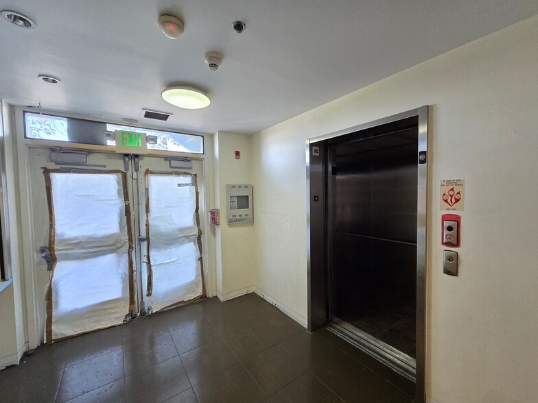 More Photos Of 1512 W Slauson Ave, Los Angeles Office For Sale