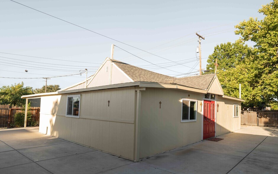 More Photos Of 5002 Martin Luther King Jr Blvd, Sacramento Religious Facility For Sale