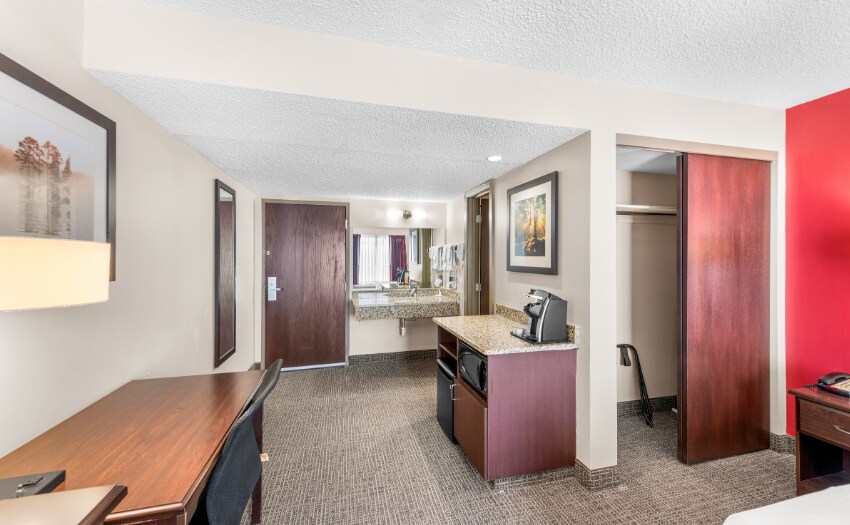 More Photos Of 265 33rd Ave, Columbus Hotel For Sale