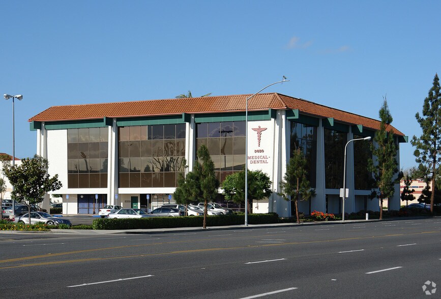 Primary Photo Of 3630-3774 S Bristol St, Santa Ana Unknown For Lease