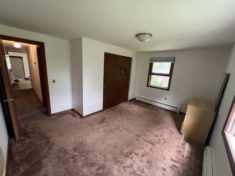 More Photos Of 83 Pershing Ave, South Kingstown Flex For Lease