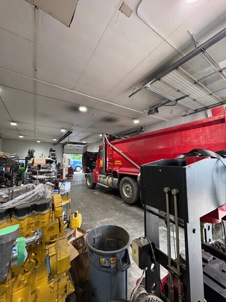 More Photos Of 349 Rt-57, Washington Auto Dealership For Lease