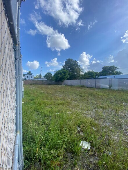 More Photos Of 2126 Collins Ct, Hollywood Refrigeration Cold Storage For Lease