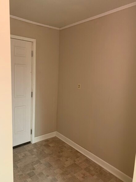 More Photos Of 115 Augusta St, McCormick Office For Lease