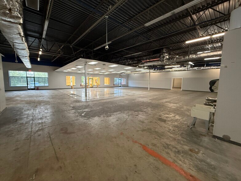 More Photos Of 1821 N Perry St, Pontiac Unknown For Lease