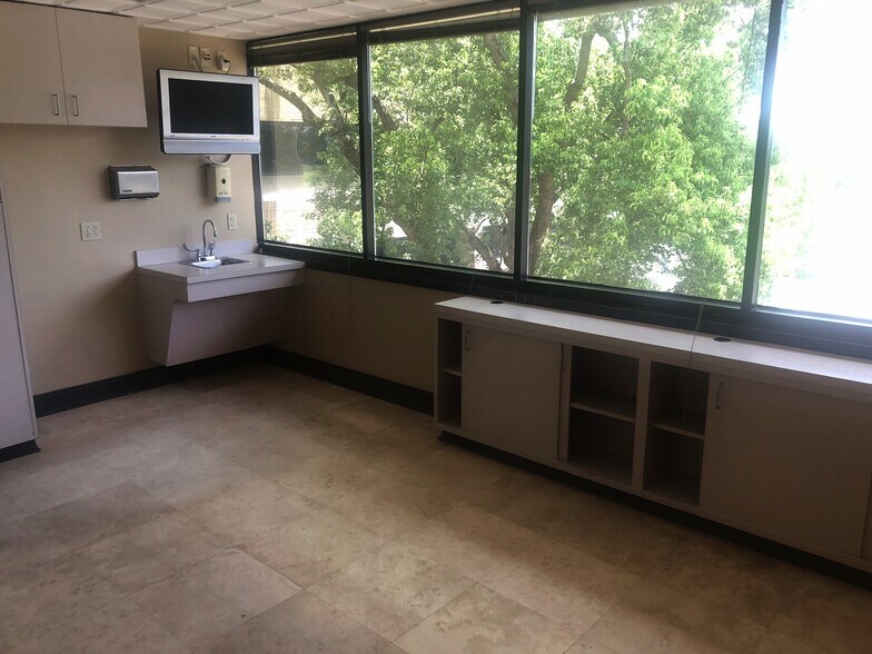 More Photos Of 661 E Altamonte Dr, Altamonte Springs Medical For Sale