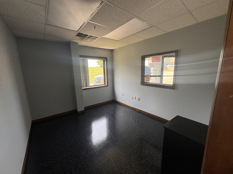 More Photos Of 127 River Bend Dr, Sevierville Warehouse For Lease