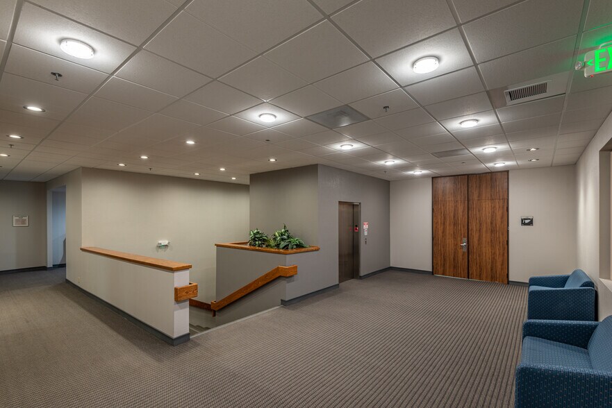 More Photos Of 3840 Rosin Ct, Sacramento Office For Lease