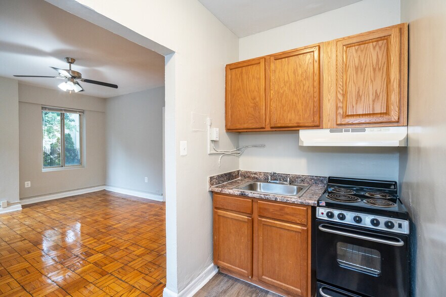 More Photos Of 2801 15th St NW, Washington Apartments For Sale