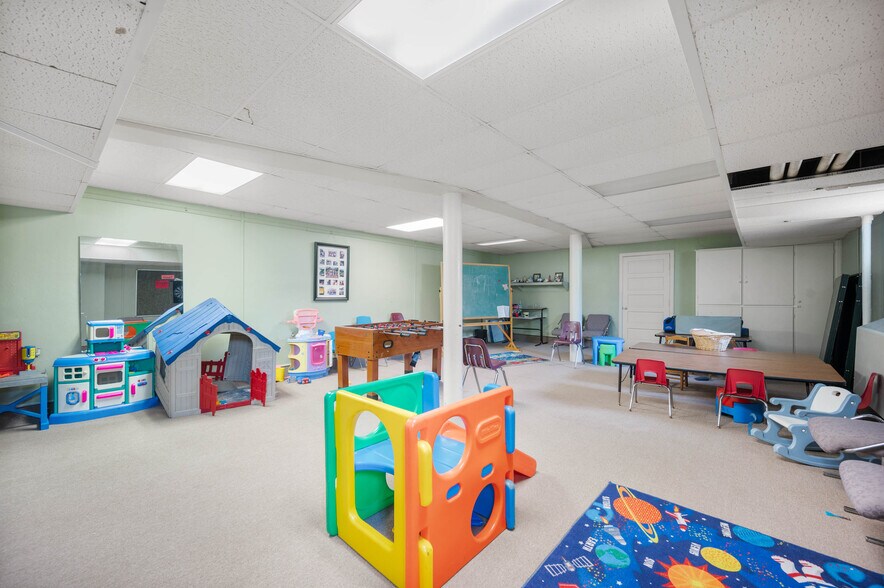 More Photos Of 418 W Adams St, Muncie Religious Facility For Sale