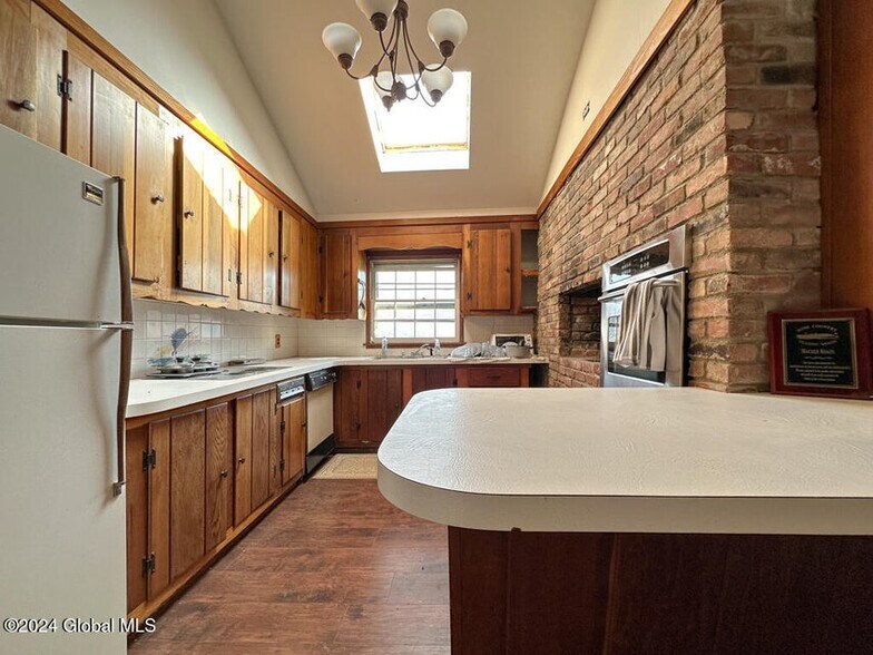 More Photos Of 8 Delaware Ave, Silver Bay Marina For Sale